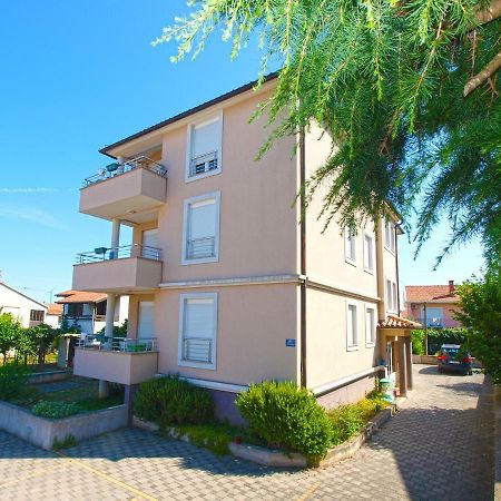 Apartments Majda 1932 Fazana Exterior photo