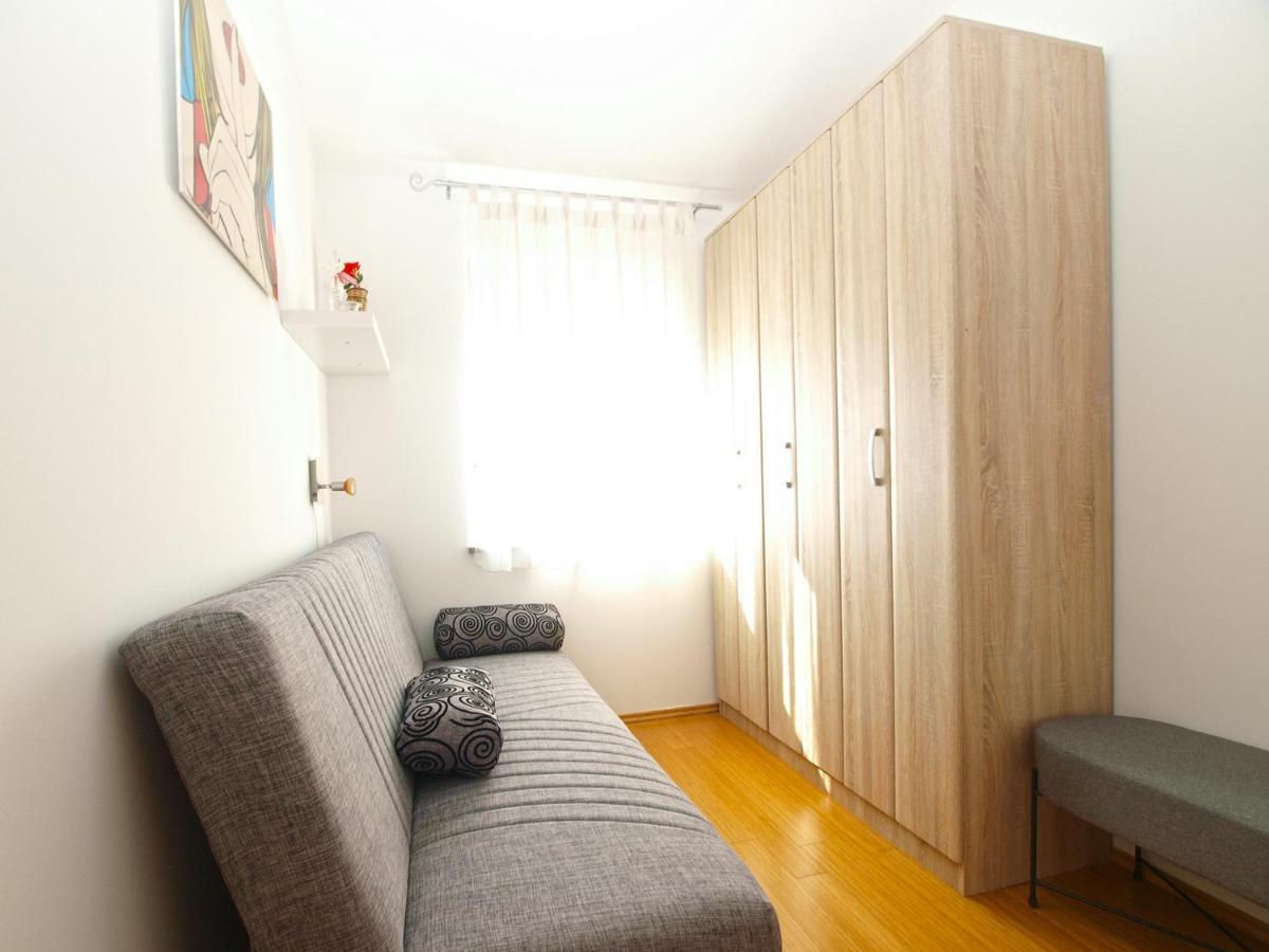 Apartments Majda 1932 Fazana Exterior photo