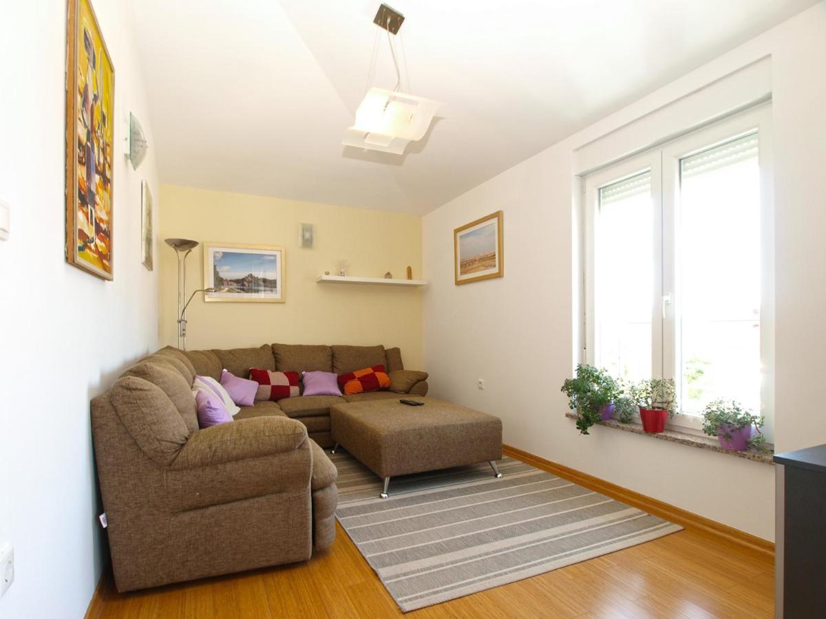 Apartments Majda 1932 Fazana Exterior photo