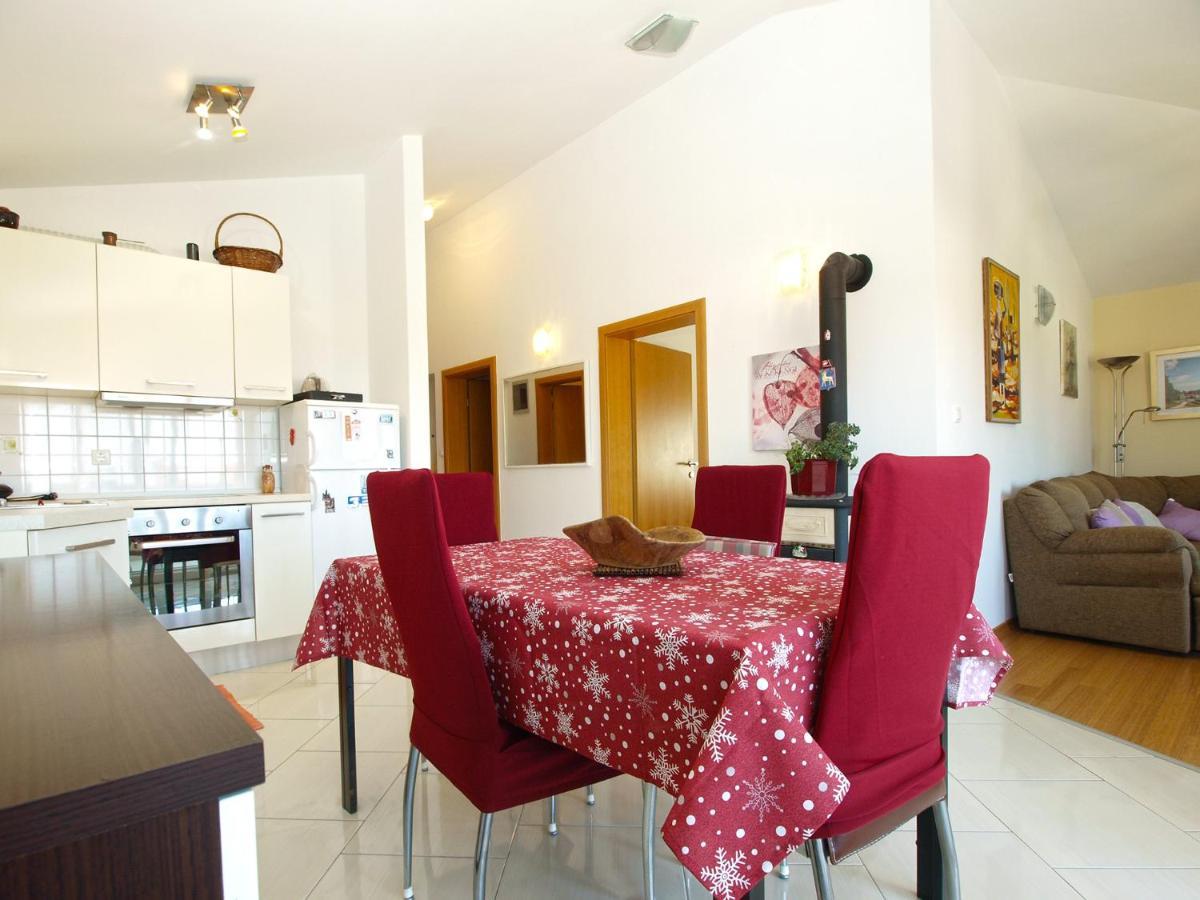 Apartments Majda 1932 Fazana Exterior photo