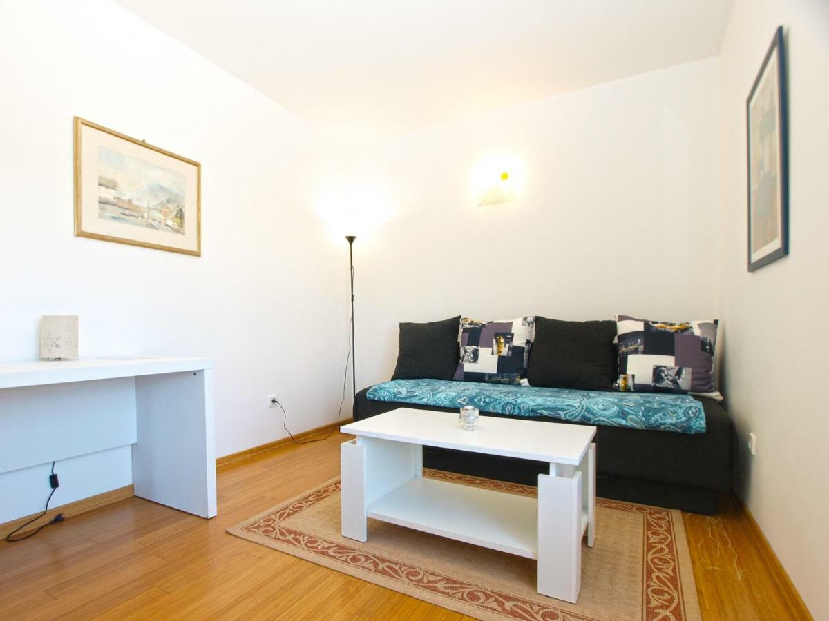 Apartments Majda 1932 Fazana Exterior photo