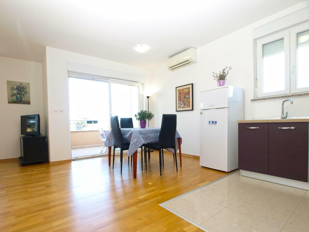 Apartments Majda 1932 Fazana Exterior photo