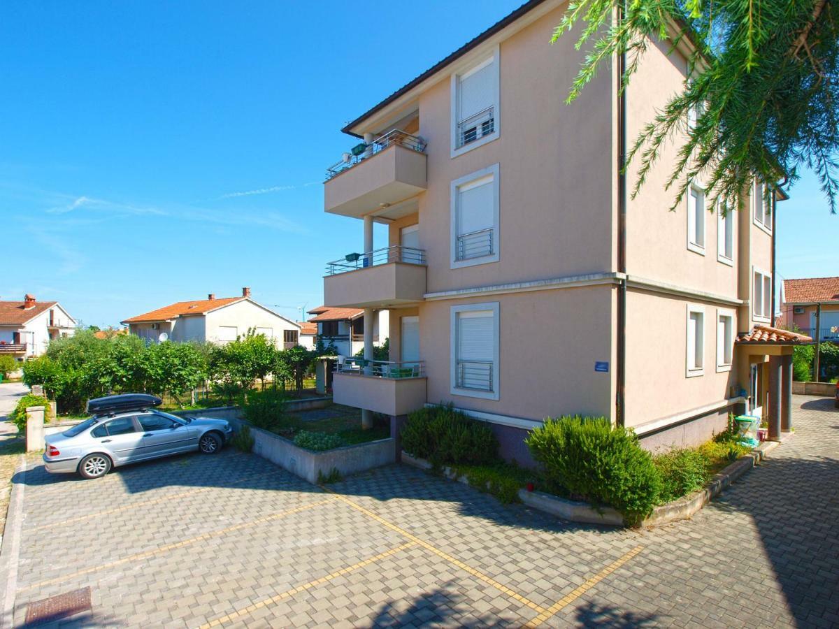 Apartments Majda 1932 Fazana Exterior photo