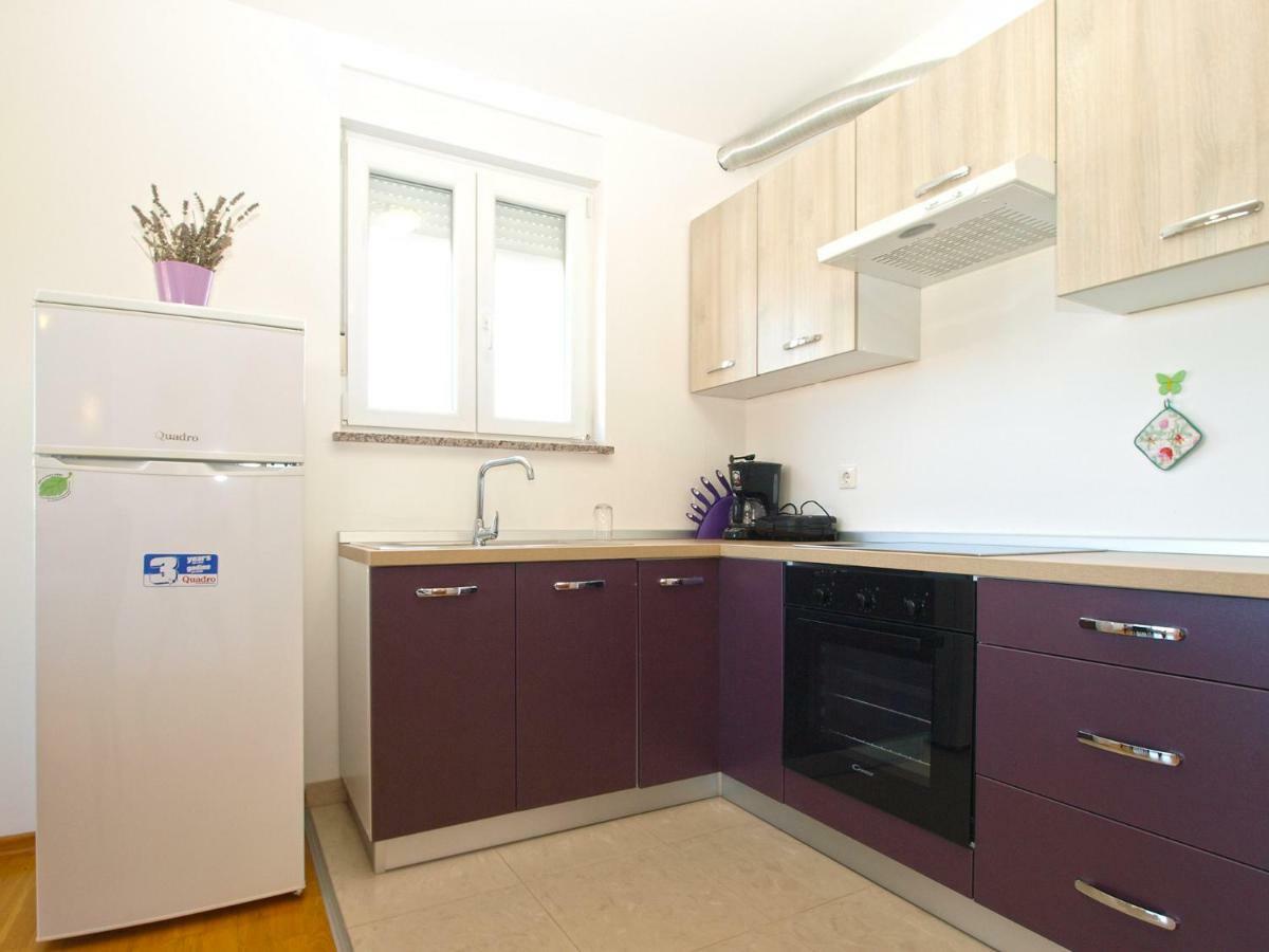Apartments Majda 1932 Fazana Exterior photo
